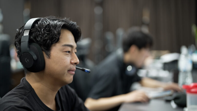 【高収入×未経験OK】固定給30万+インセンティブ！ネイルOK・髪色自由のテレアポスタッフ募集！